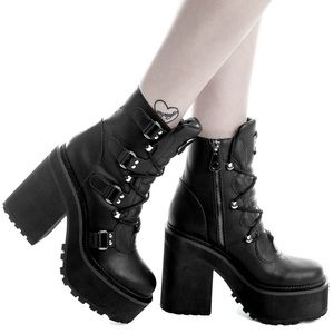 Excellent Condition Killstar Broom Rider Boots US 7 / Black